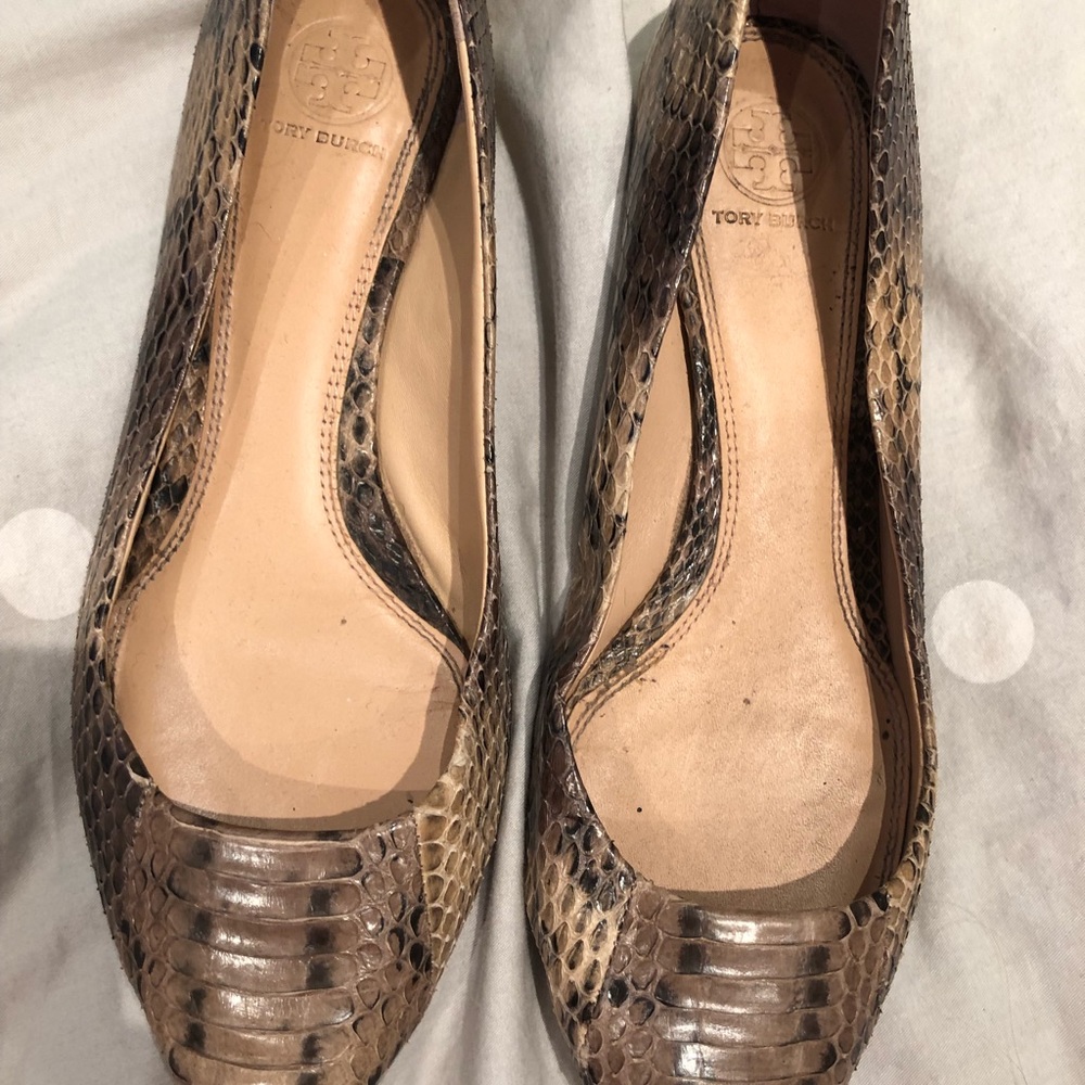 Tory Burch snakeskin flats sz 8.5
